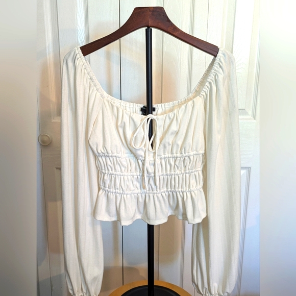 EUC Forever 21 Cropped Long sleeve shirt - Picture 1 of 8